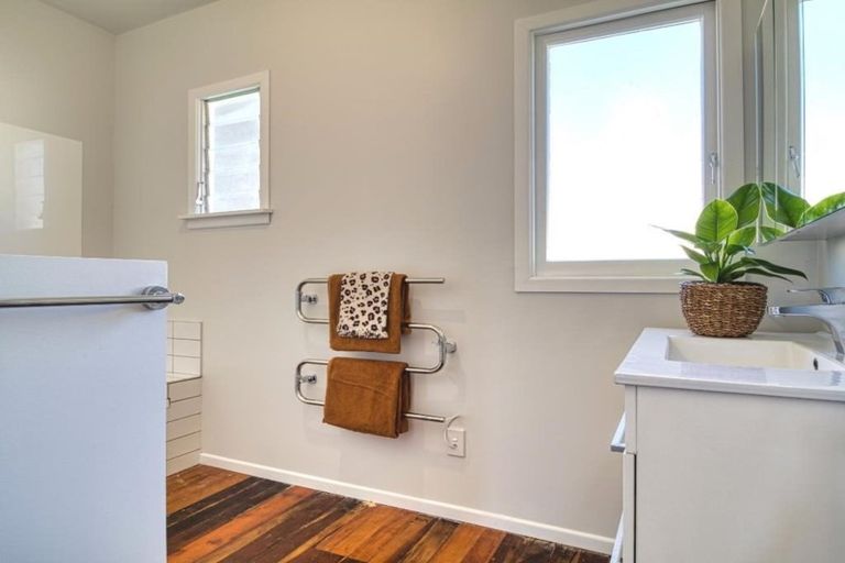 Photo of property in 6a Crosby Street, Havelock North, 4130