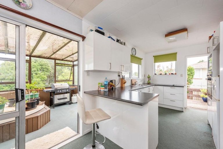 Photo of property in 302 Lincoln Road, Henderson, Auckland, 0610