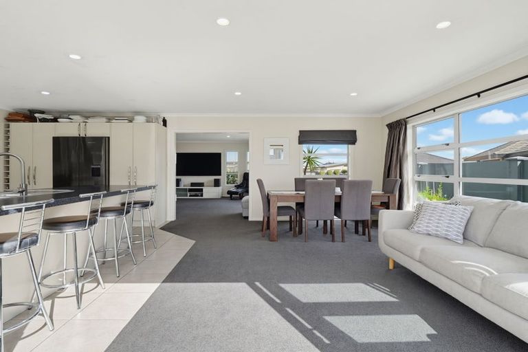 Photo of property in 9 Majestic Way, Kelvin Grove, Palmerston North, 4414