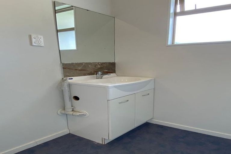 Photo of property in 17 Meteor Place, Schnapper Rock, Auckland, 0632