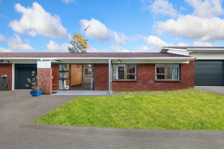 Photo of property in 2/20 Roulston Street, Pukekohe, 2120