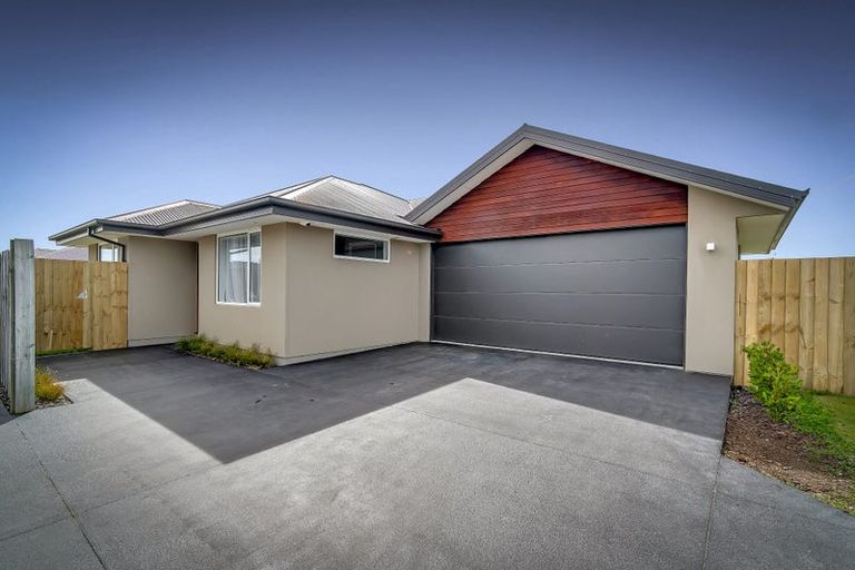 Photo of property in 5 Cossar Street, Burwood, Christchurch, 8083