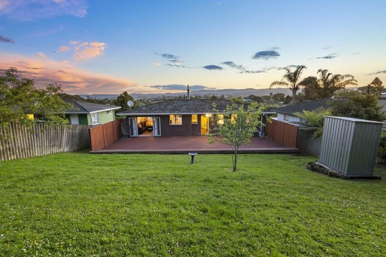 Photo of property in 26 Donovan Avenue, Massey, Auckland, 0614