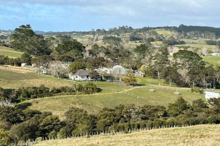 Photo of property in 244b Blackbridge Road, Dairy Flat, 0794