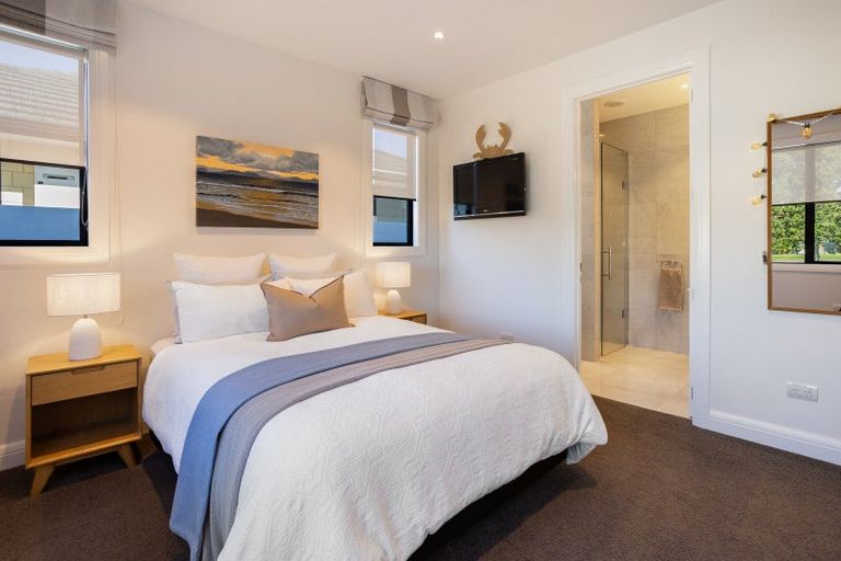 Photo of property in 21 Waitotara Way, Whitianga, 3510
