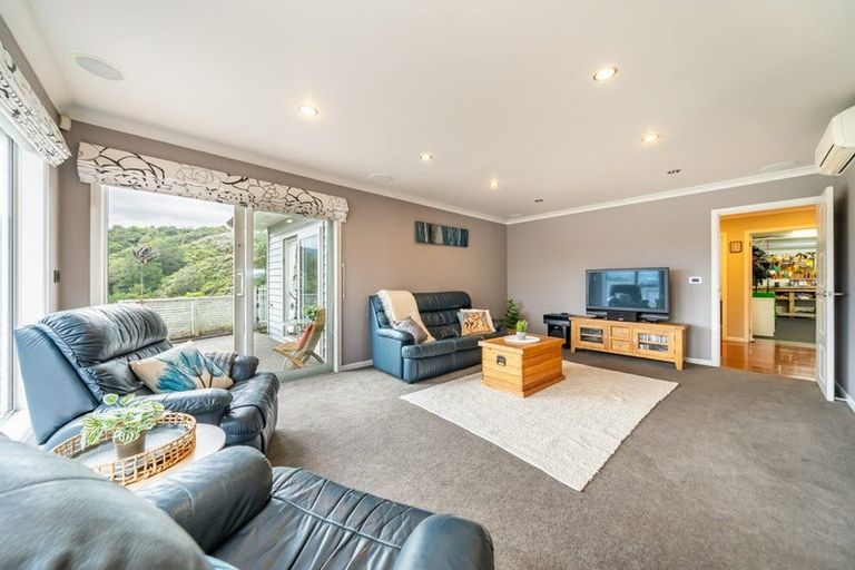 Photo of property in 43 Seymour Grove, Kingsley Heights, Upper Hutt, 5018