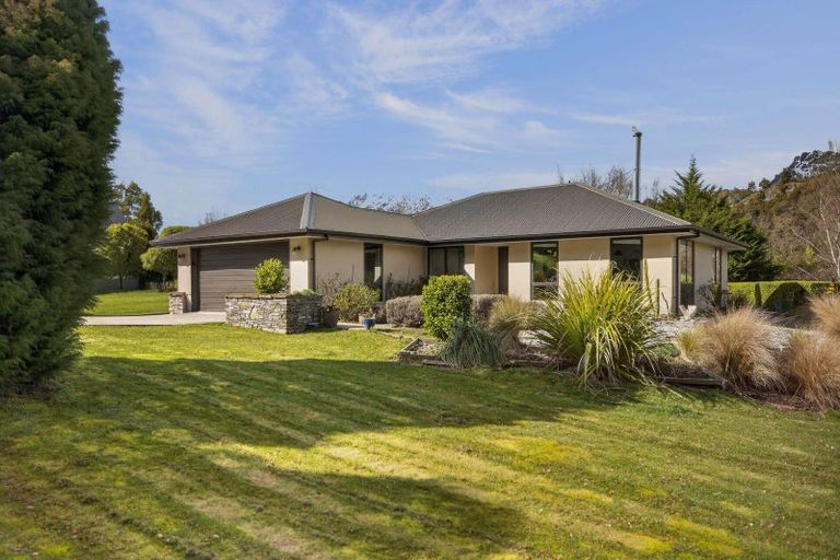 Photo of property in 10 Cove Lane, Mount Creighton, Queenstown, 9371