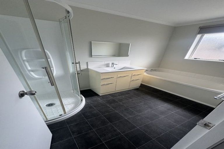 Photo of property in 35 Nottingham Drive, Hamilton East, Hamilton, 3216