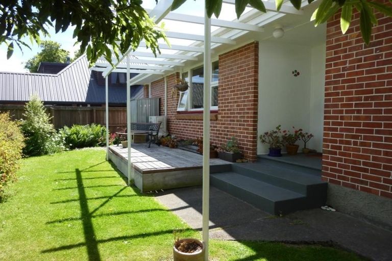 Photo of property in 18 Staveley Street, Avonhead, Christchurch, 8042