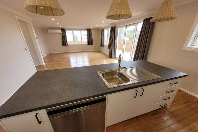 Photo of property in 2 Matai Street, Otaki, 5512