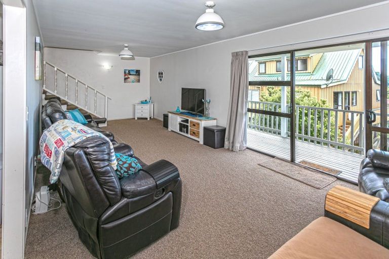 Photo of property in 127 Tuna Place, Onemana, Whangamata, 3691
