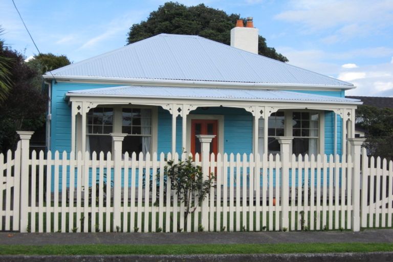 Photo of property in 101 Hine Street, New Plymouth, 4310