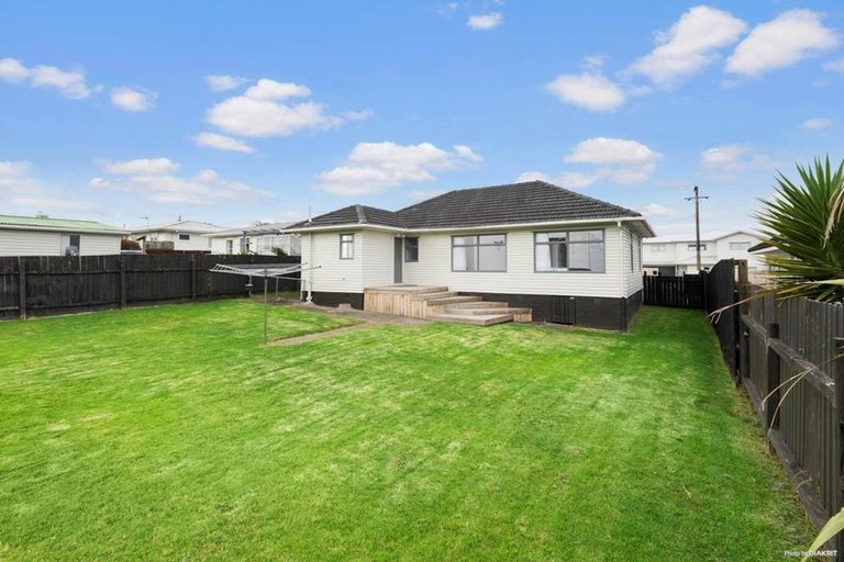 Photo of property in 27 Orchard Rise, Rosehill, Papakura, 2113