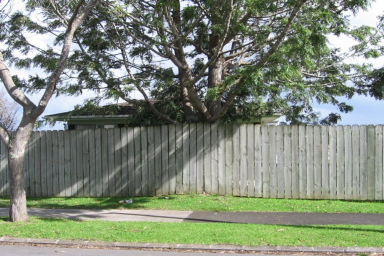 Photo of property in 2/37 Birman Close, Half Moon Bay, Auckland, 2012