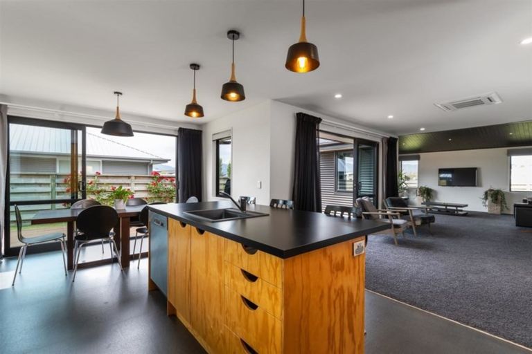 Photo of property in 8 Quinnat Street, Albert Town, Wanaka, 9305