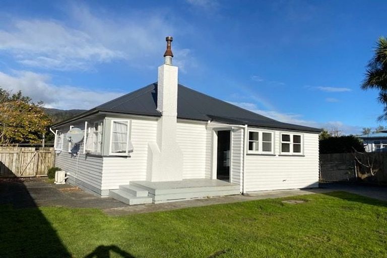 Photo of property in 14 Stanley Street, Wainuiomata, Lower Hutt, 5014