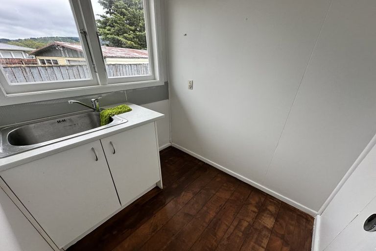 Photo of property in 22 Mary Crescent, Elderslea, Upper Hutt, 5018