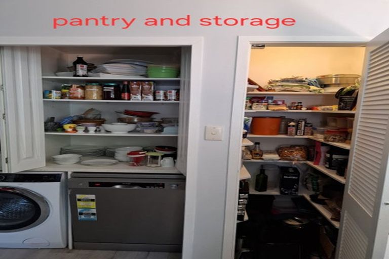 Photo of property in 1/64 Carlisle Road, Browns Bay, Auckland, 0630