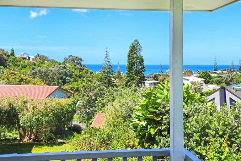 Photo of property in 127 Tuna Place, Onemana, Whangamata, 3691