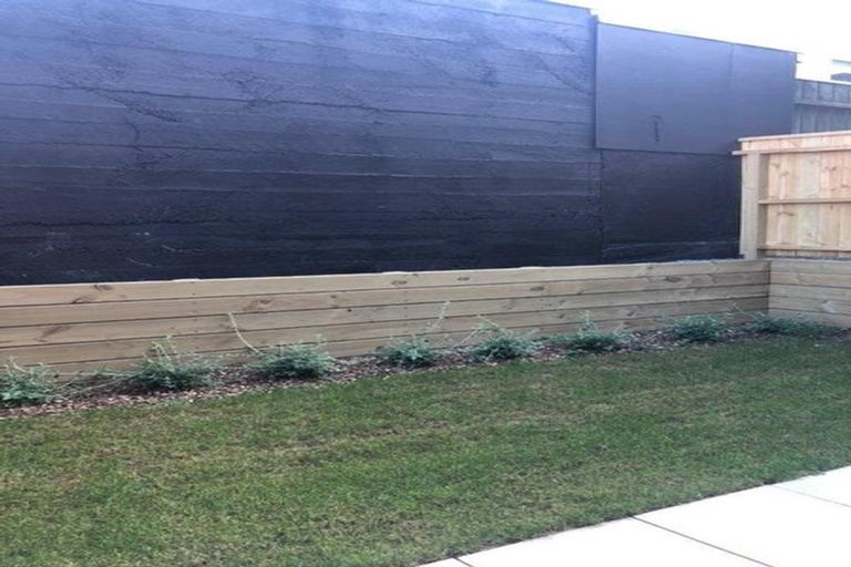 Photo of property in 10/20 Trent Street, Island Bay, Wellington, 6023