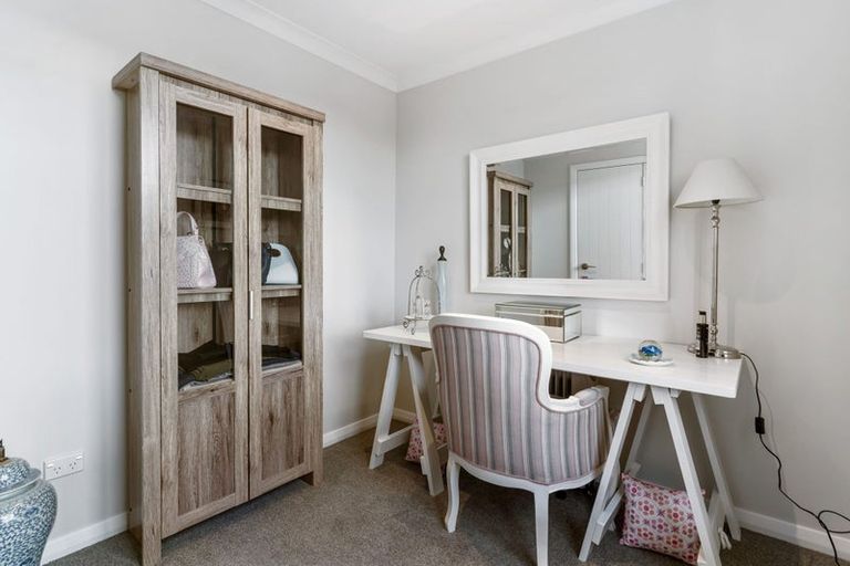 Photo of property in 22 Warbler Crescent, Papakura, 2110