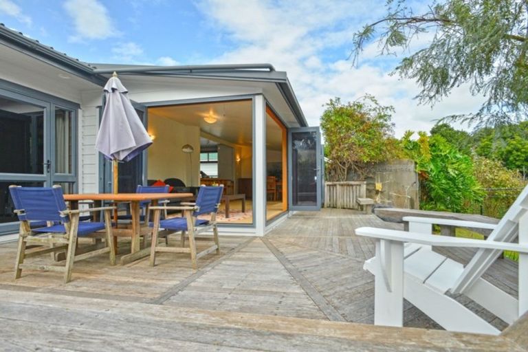 Photo of property in 18 Lysnar Street, Okitu, Gisborne, 4010