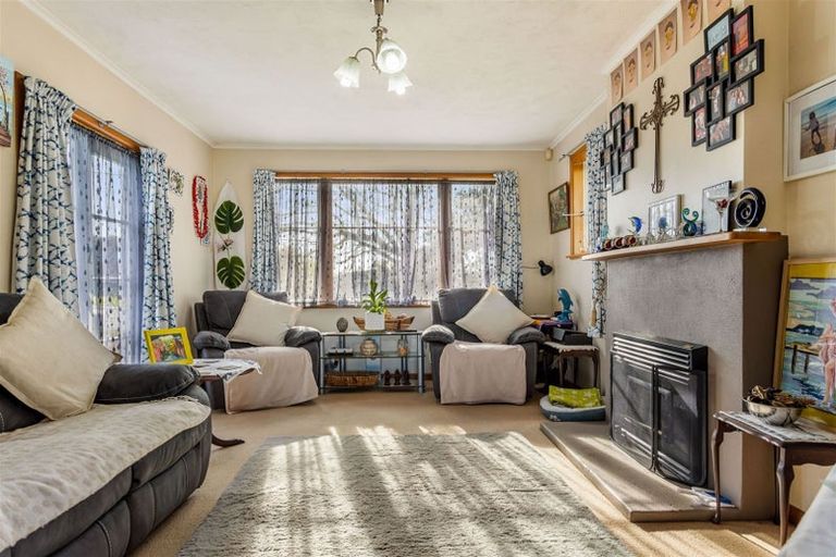 Photo of property in 214 Don Buck Road, Massey, Auckland, 0614