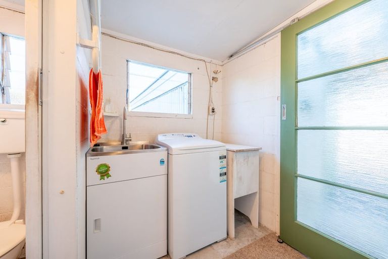 Photo of property in 33 Parsonage Road, Waimate, 7924