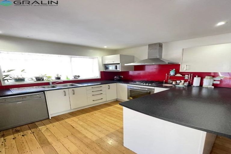 Photo of property in 26 Rosier Road, Glen Eden, Auckland, 0602