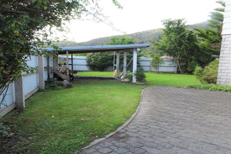 Photo of property in 51 Oxford Street, Taylorville, Greymouth, 7805