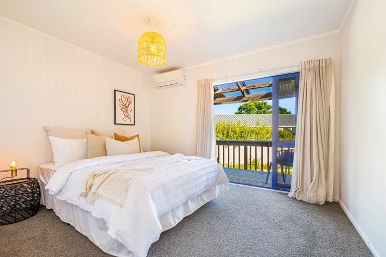 Photo of property in 10 Edwin Mitchelson Road, Muriwai, Waimauku, 0881