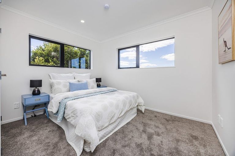 Photo of property in 16e Friesian Drive, Mangere, Auckland, 2022