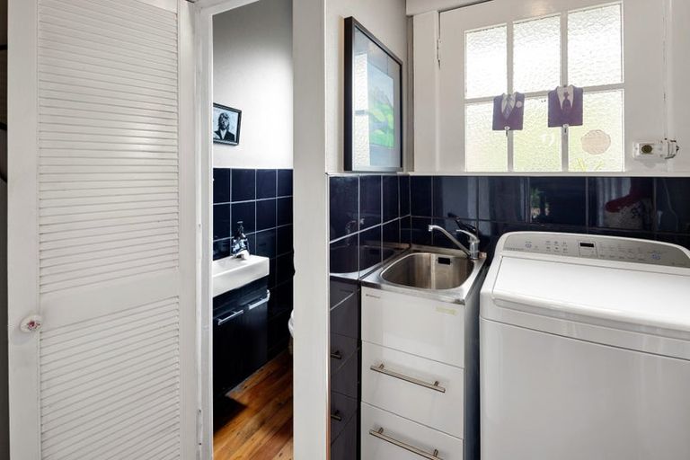 Photo of property in 69 Forest Lake Road, Forest Lake, Hamilton, 3200