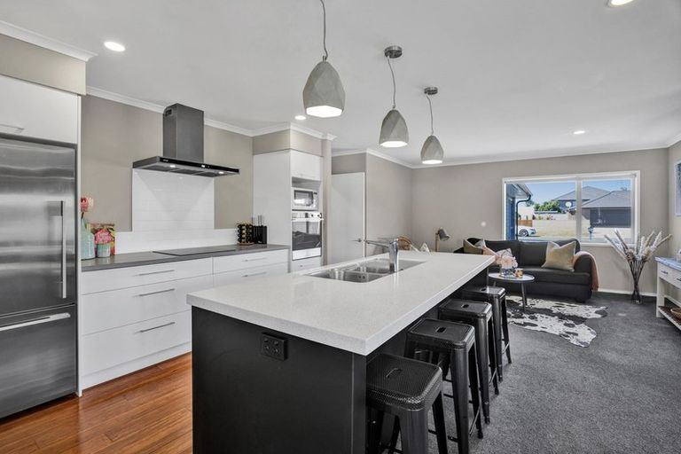 Photo of property in 13 Cooke Farm Grove, Waiwhakaiho, New Plymouth, 4312