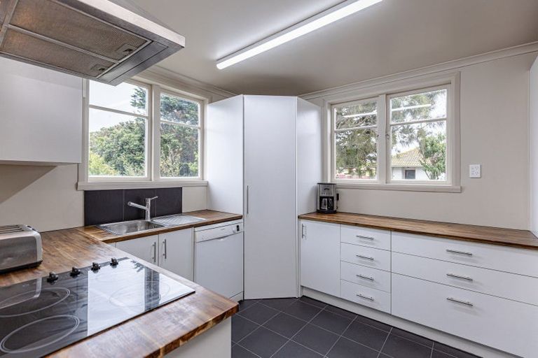 Photo of property in 1 Kotuku Street, Castlecliff, Whanganui, 4501