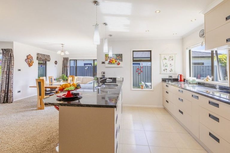 Photo of property in 76 Orotu Drive, Poraiti, Napier, 4112