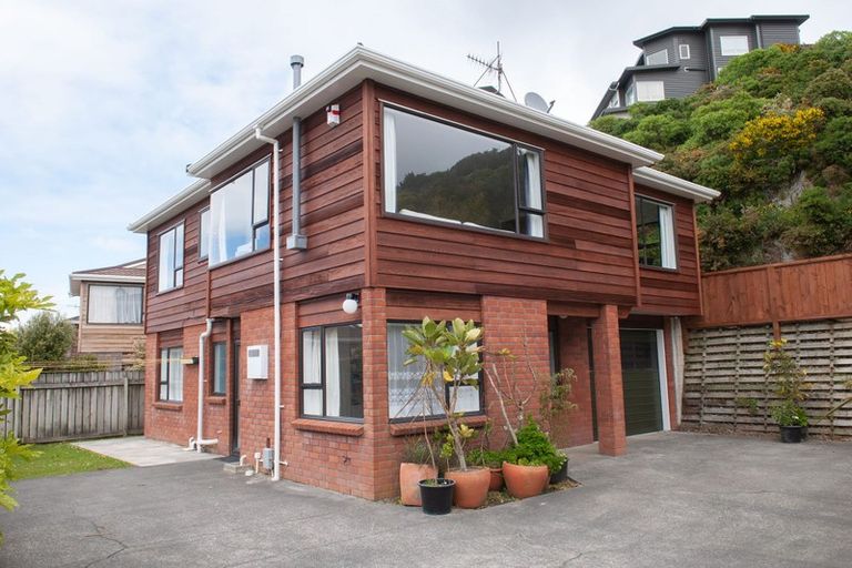 Photo of property in 15b Shastri Terrace, Khandallah, Wellington, 6035