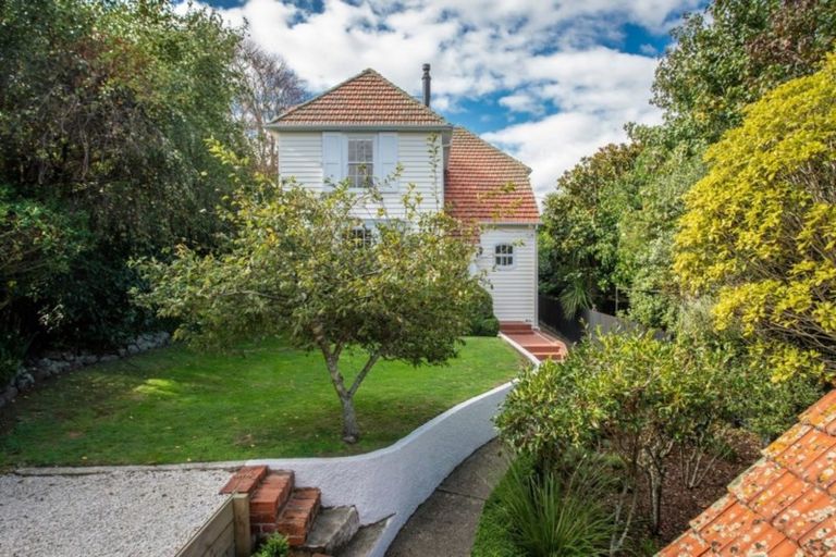 Photo of property in 25 Burnell Avenue, Thorndon, Wellington, 6011