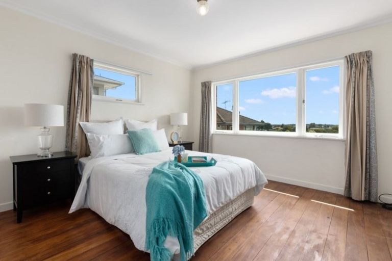 Photo of property in 12a Seaview Road, Otumoetai, Tauranga, 3110