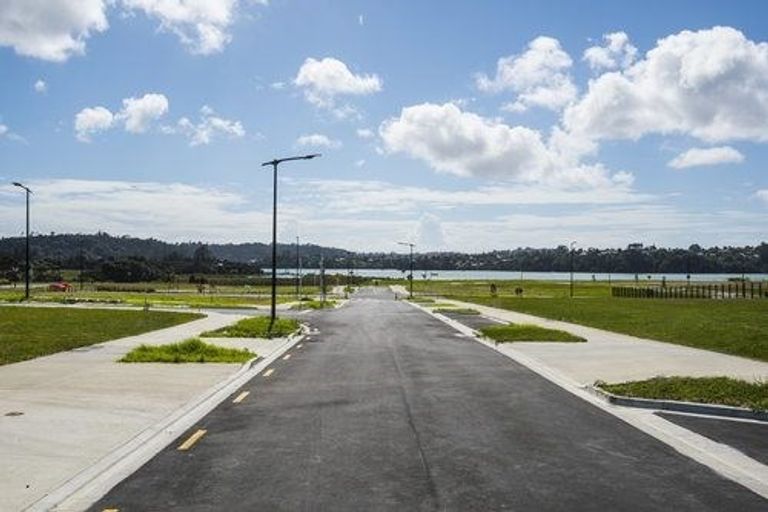 Photo of property in 6 Treloar Crescent, Hobsonville, Auckland, 0616