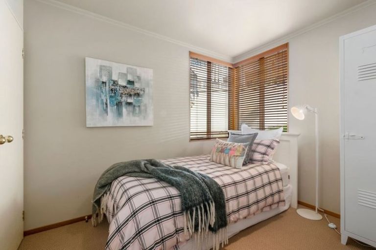 Photo of property in 50 Penguin Drive, Murrays Bay, Auckland, 0630