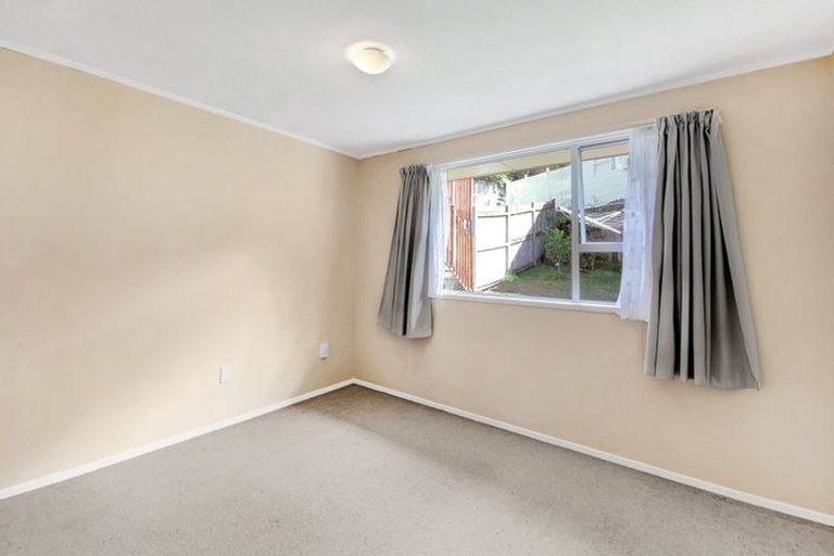 Photo of property in 1/12 Newstead Avenue, Browns Bay, Auckland, 0632