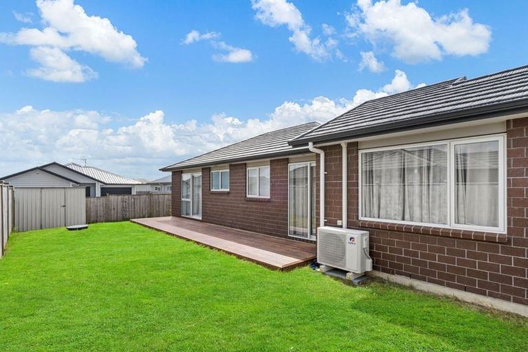 Photo of property in 28 Rainsford Road, Pukekohe, 2120
