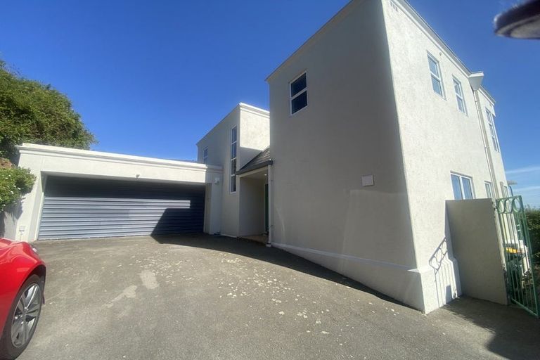 Photo of property in 1/5a Madeley Road, Mount Pleasant, Christchurch, 8081