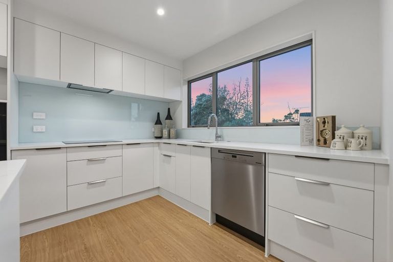Photo of property in 72b Sycamore Drive, Sunnynook, Auckland, 0620