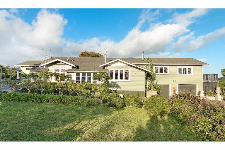 Photo of property in 77 Colombo Road, Waiuku, 2123
