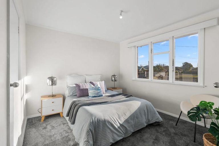 Photo of property in 5 Sealy Place, Bryndwr, Christchurch, 8053