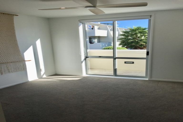 Photo of property in 24/3 Riverside Road, Orewa, 0931