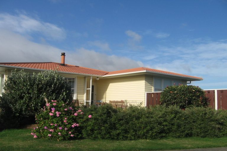 Photo of property in 1 Ayr Place, Papakowhai, Porirua, 5024