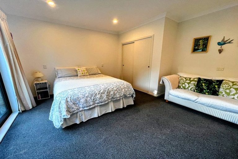 Photo of property in 8 The Track, Plimmerton, Porirua, 5026